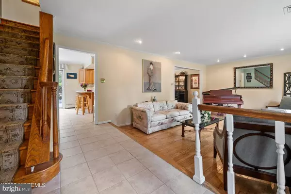 Lanoka Harbor, NJ 08734,204 PLOVER CT