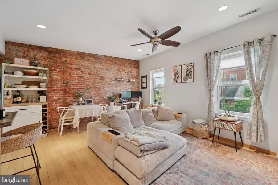 211 CHRISTIAN ST #C, Philadelphia, PA 19147