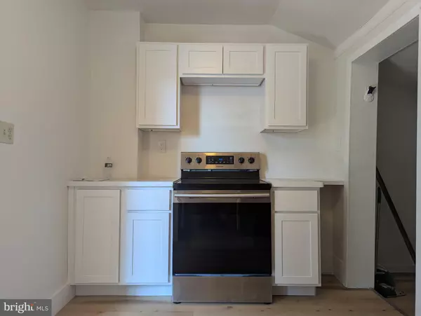Mechanicsburg, PA 17055,211 W SIMPSON ST