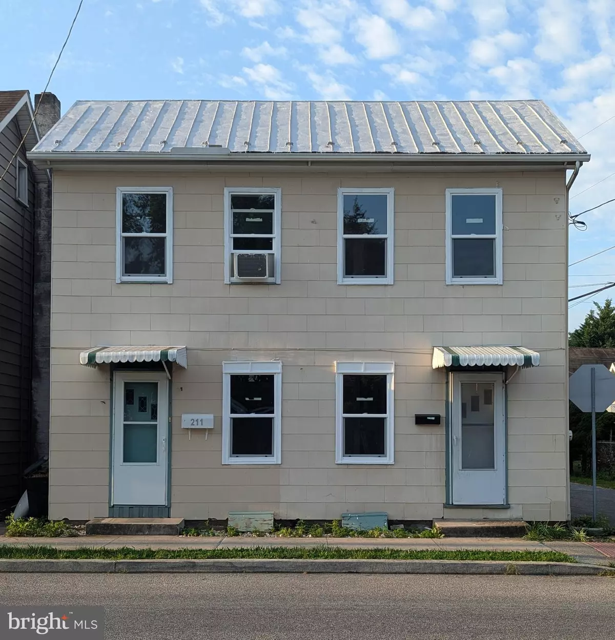 Mechanicsburg, PA 17055,211 W SIMPSON ST