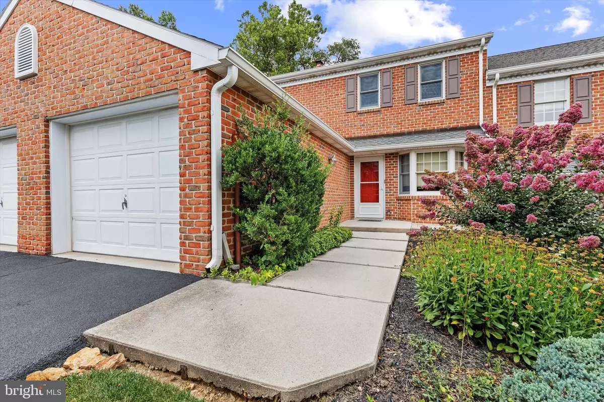 York, PA 17403,235 WYNTRE BROOKE DR #6