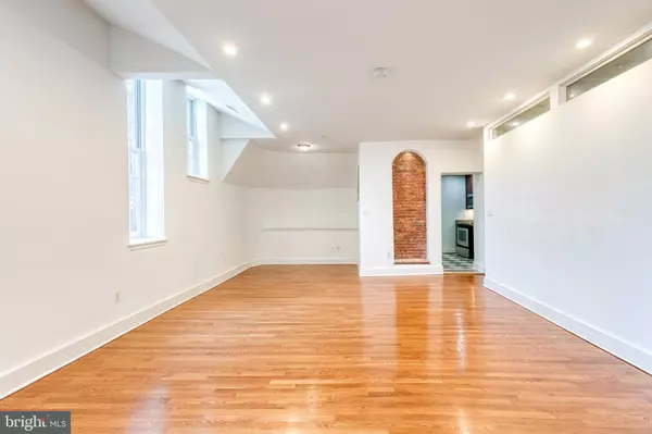 Baltimore, MD 21217,1714 PARK AVE #405
