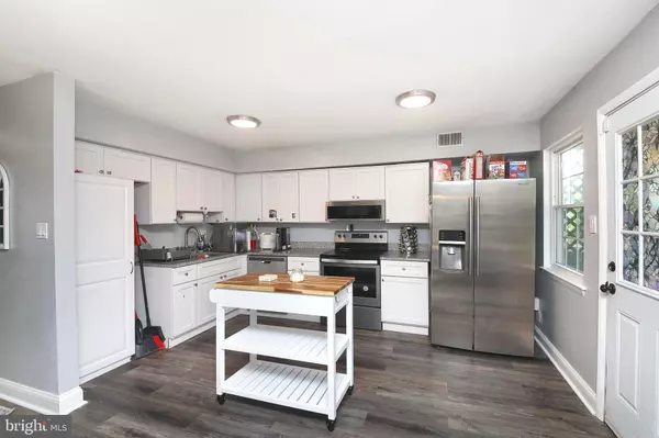 Quakertown, PA 18951,208 HYACINTH CT