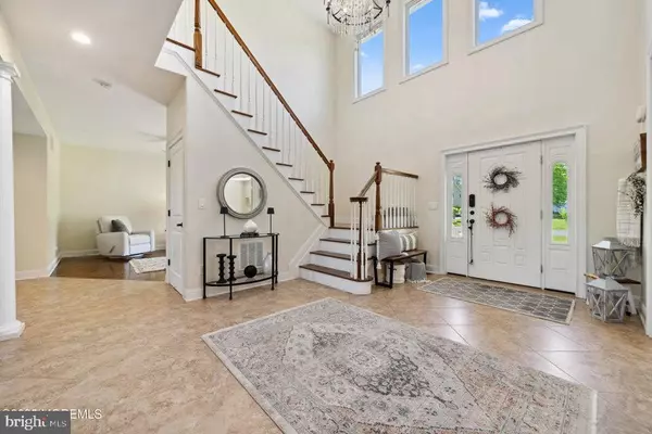 Howell, NJ 07731,4 HUMMINGBIRD CT