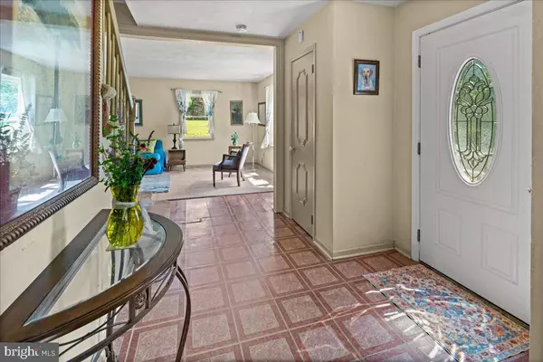 Ewing, NJ 08628,20 BERNARD DR