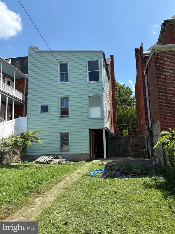 Hamburg, PA 19526,106 N 4TH ST