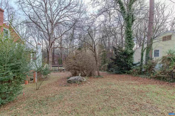 Charlottesville, VA 22903,202 RAYMOND AVE #13