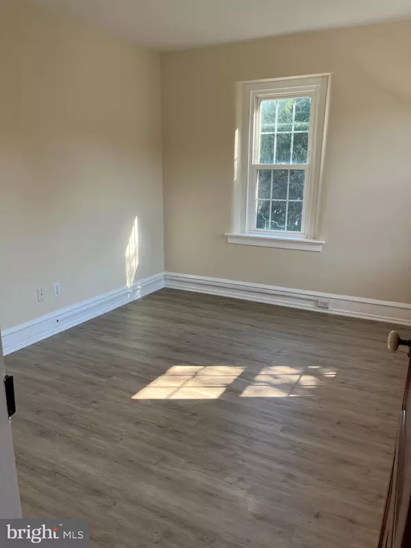 Green Lane, PA 18054,121 GRAVEL PIKE