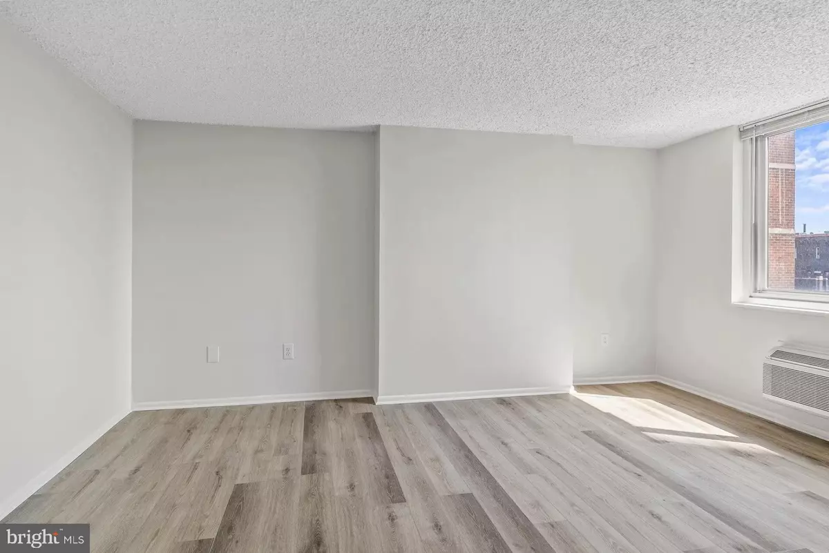 Philadelphia, PA 19102,1500 LOCUST ST #2B-2705