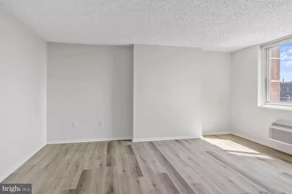 Philadelphia, PA 19102,1500 LOCUST ST #2B-2705