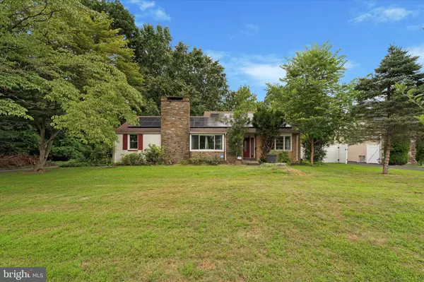 8008 HAMMOND RD, Cheltenham, PA 19012