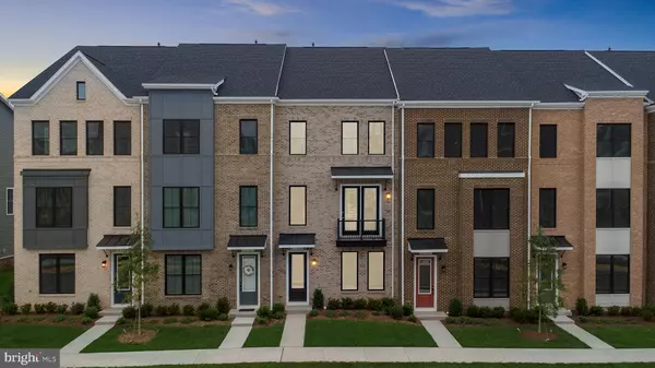 Ashburn, VA 20148,42104 PICASSO SQ