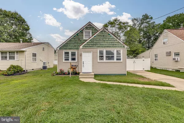 231 CRAWFORD AVE, Maple Shade, NJ 08052