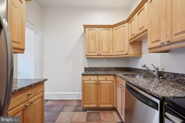 Philadelphia, PA 19107,250 S 13TH ST #2E