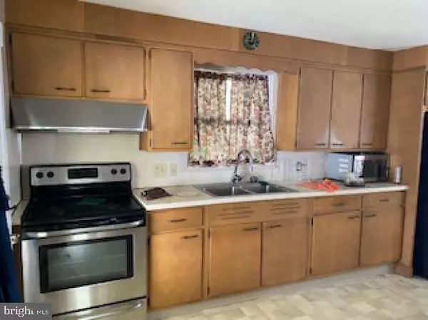 Mohnton, PA 19540,42 CHESTNUT ST