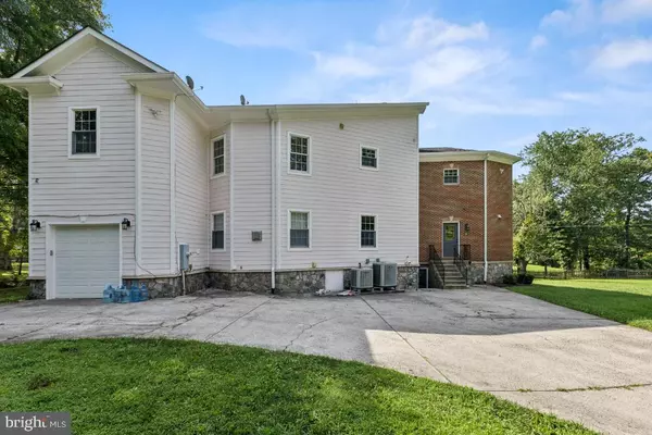 Annandale, VA 22003,7324 BEVERLY ST