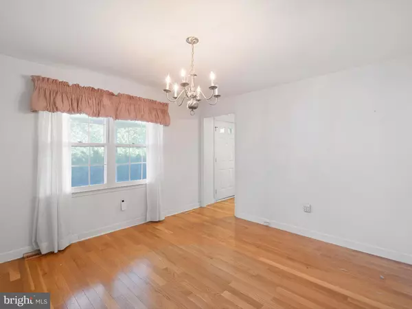 New Castle, DE 19720,23 BUNKER HILL RD