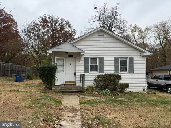 5715 MAGNOLIA LN, Falls Church, VA 22041