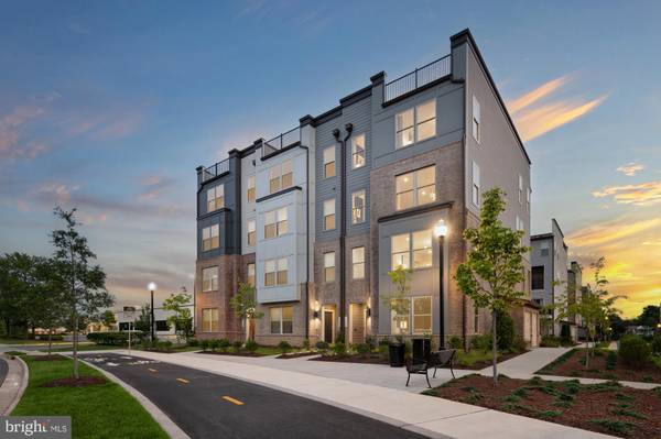 2132 GLACIER RD, Herndon, VA 20170