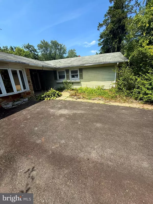 Willingboro, NJ 08046,1 HAWLEY PL