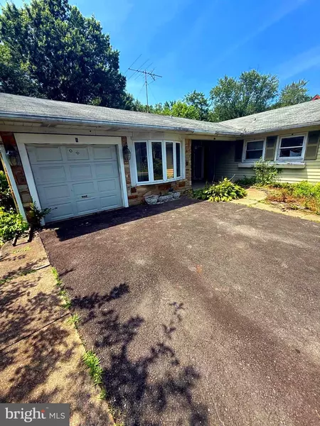 1 HAWLEY PL, Willingboro, NJ 08046
