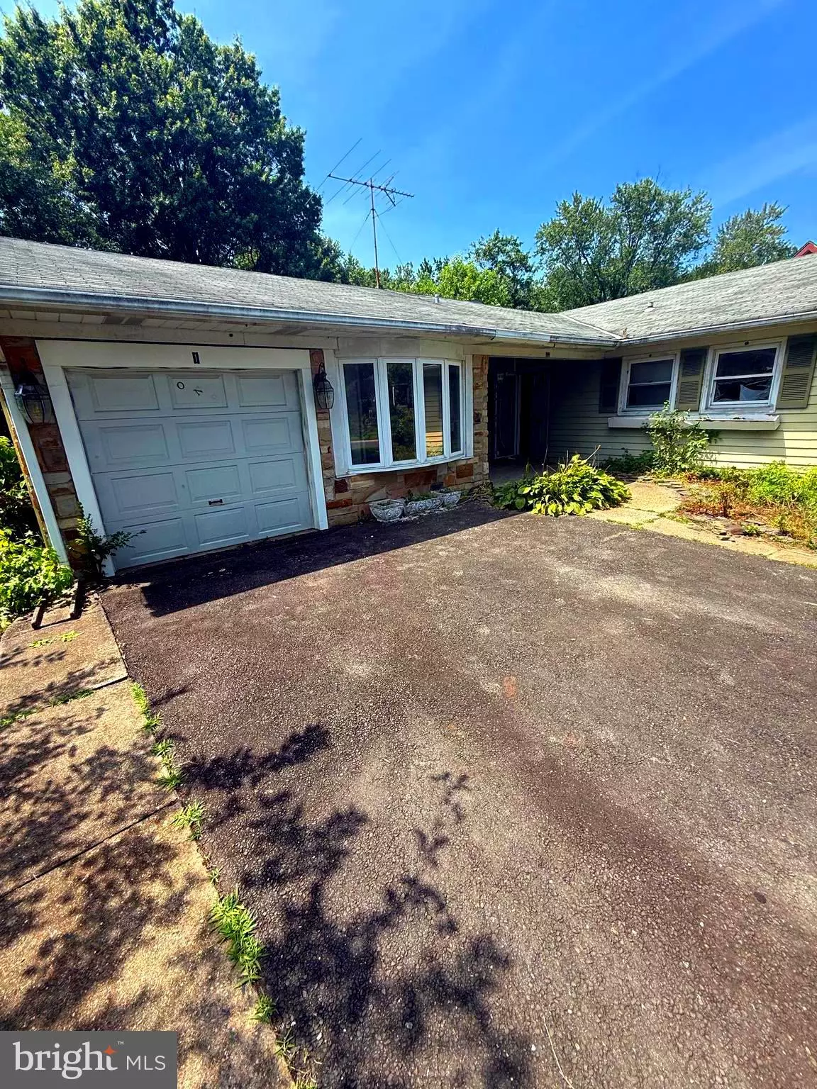 Willingboro, NJ 08046,1 HAWLEY PL