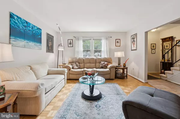 Annandale, VA 22003,8406 THOMPSON RD