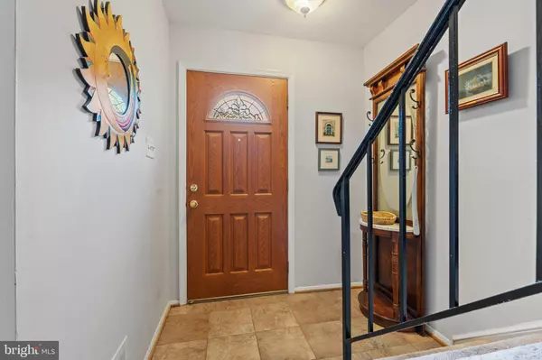 Annandale, VA 22003,8406 THOMPSON RD