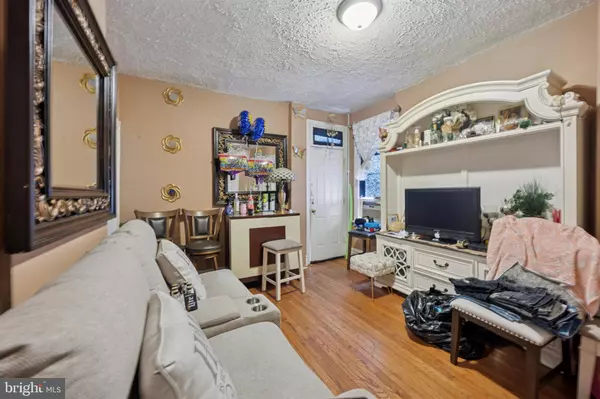 Wilmington, DE 19805,922 MARYLAND AVE