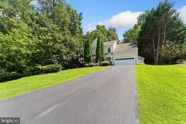 Manassas, VA 20112,7124 DARK FOREST DR