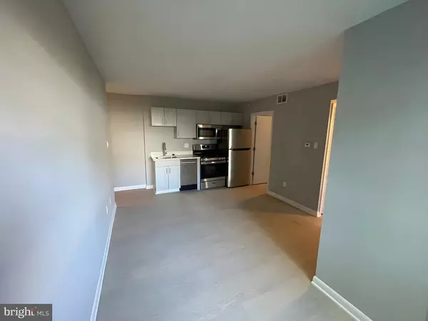 Washington, DC 20020,1953 19TH PL SE #302