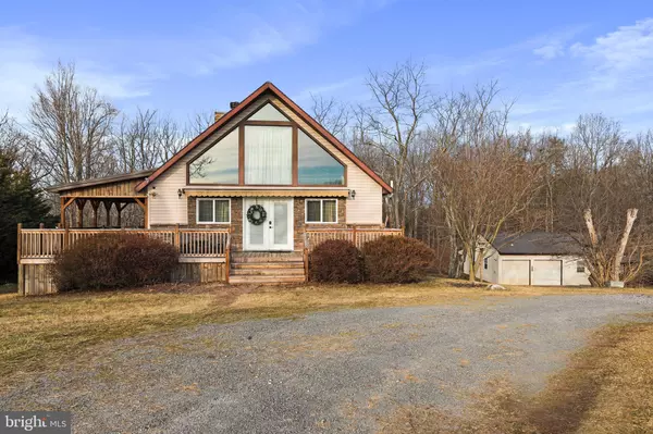 55 PEACH ORCHARD LN, Berkeley Springs, WV 25411