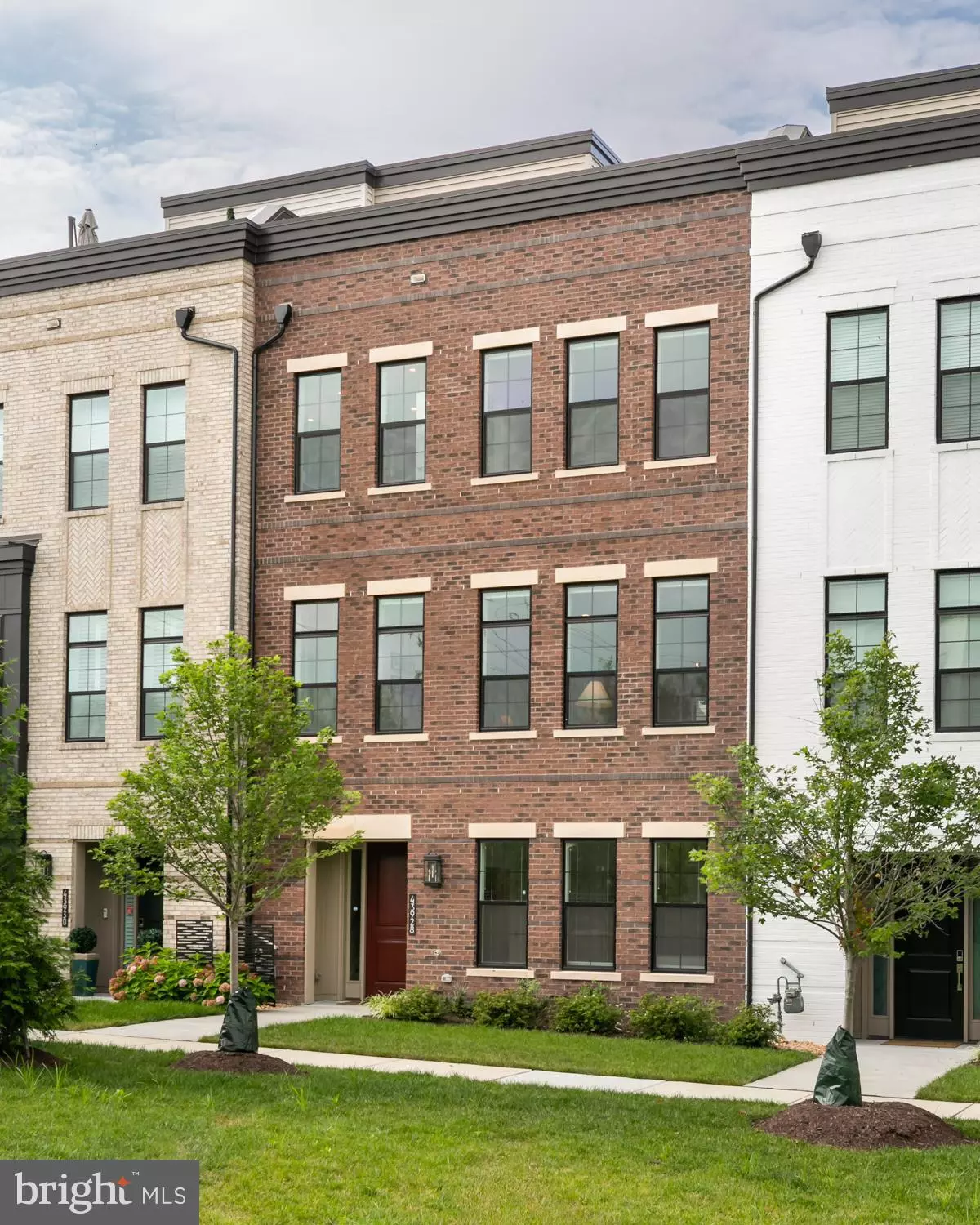 Ashburn, VA 20147,43928 NORMAN NEWS TER