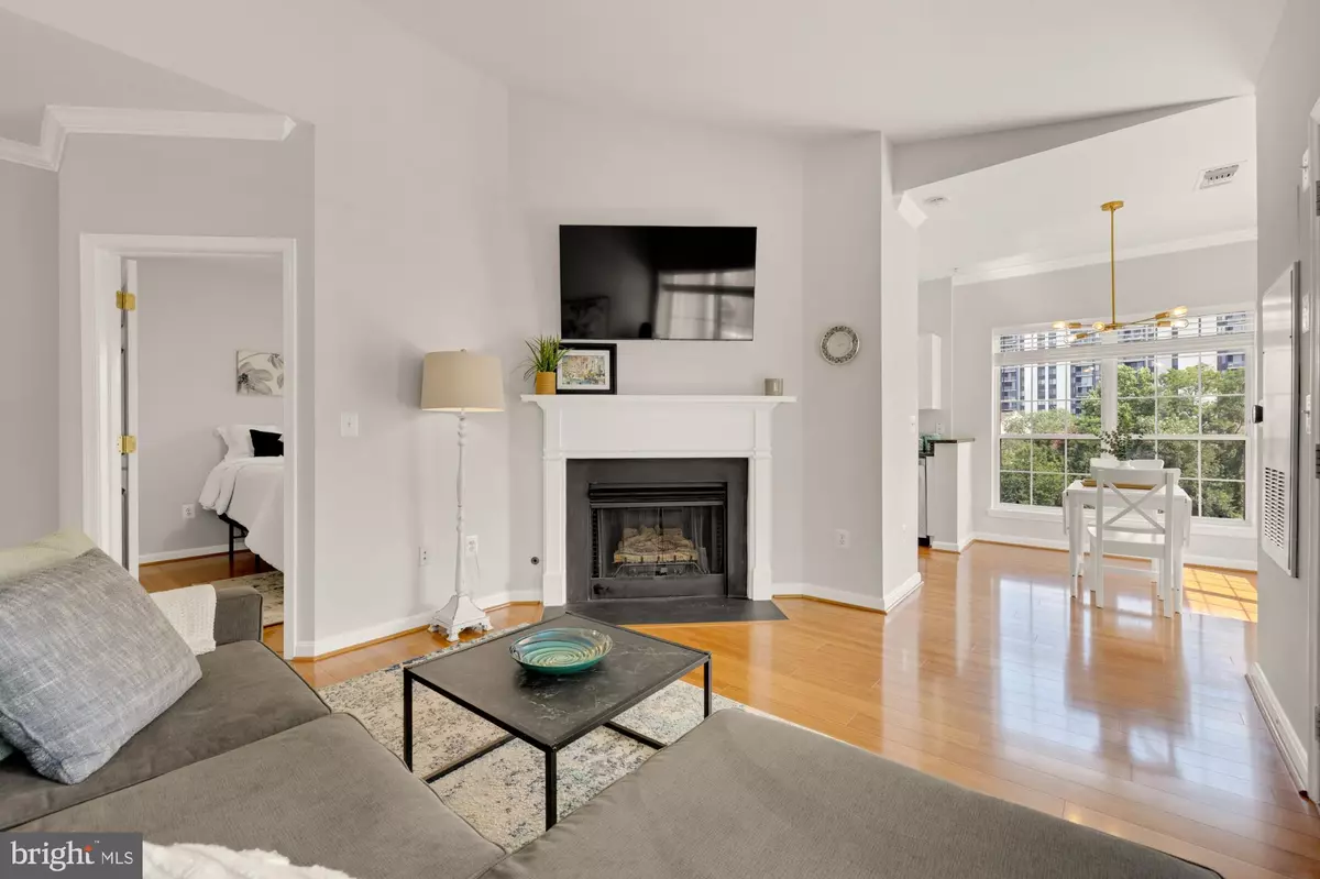 Alexandria, VA 22311,4550 STRUTFIELD LN #2405