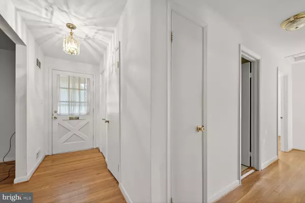 Bethesda, MD 20816,6216 MASSACHUSETTS AVE