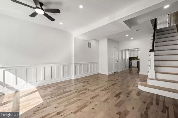 Philadelphia, PA 19148,1921 S 10TH ST