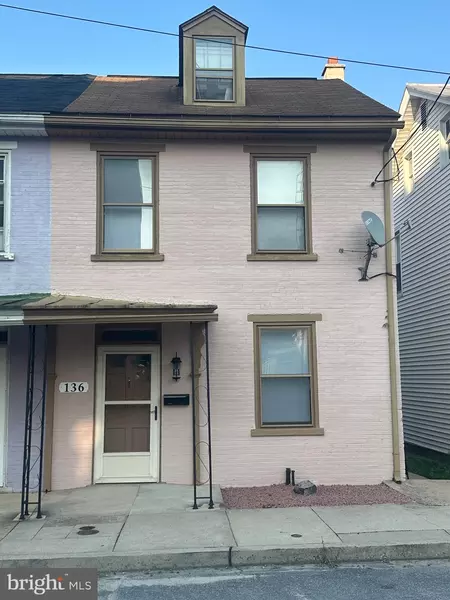 136 N RAILROAD ST, Annville, PA 17003