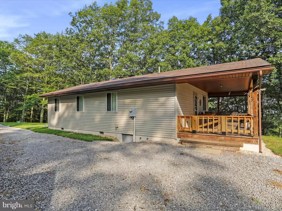 Moorefield, WV 26836,175 WHITE OAK CROSSING RD