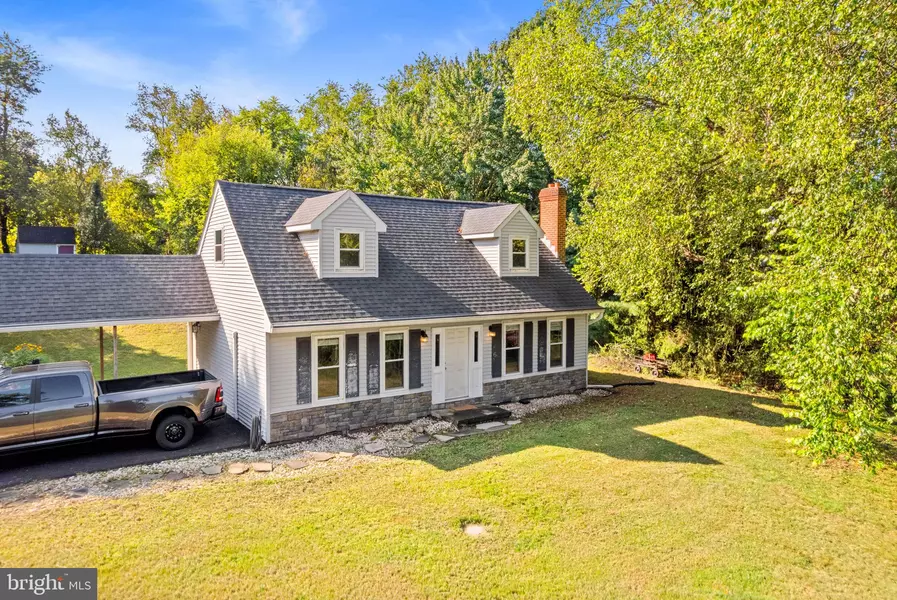 1469 S MOUNTAIN RD, Dillsburg, PA 17019