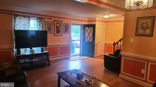 Manassas, VA 20110,9058 OLD HICKORY CT