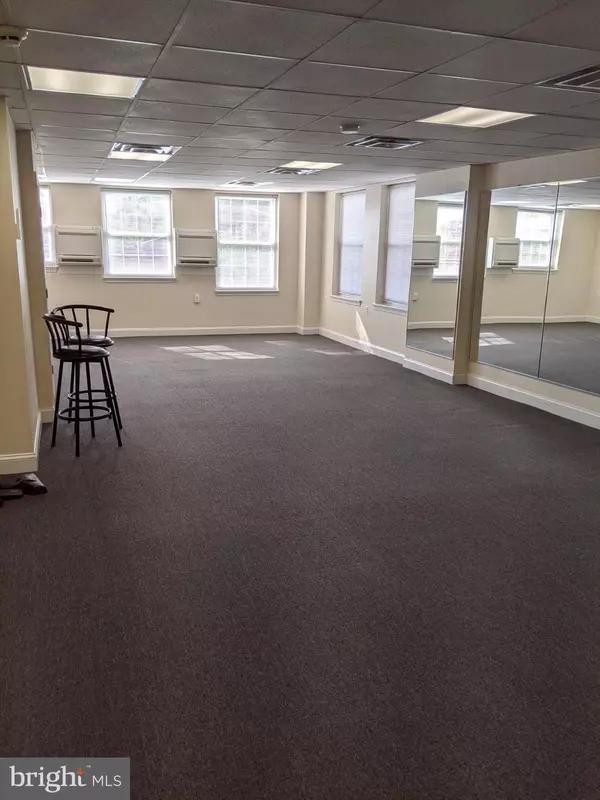 Ambler, PA 19002,46 E BUTLER AVE #2ND LEVEL FRONT