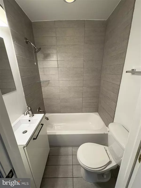 Oxon Hill, MD 20745,5002 BARNABY LN