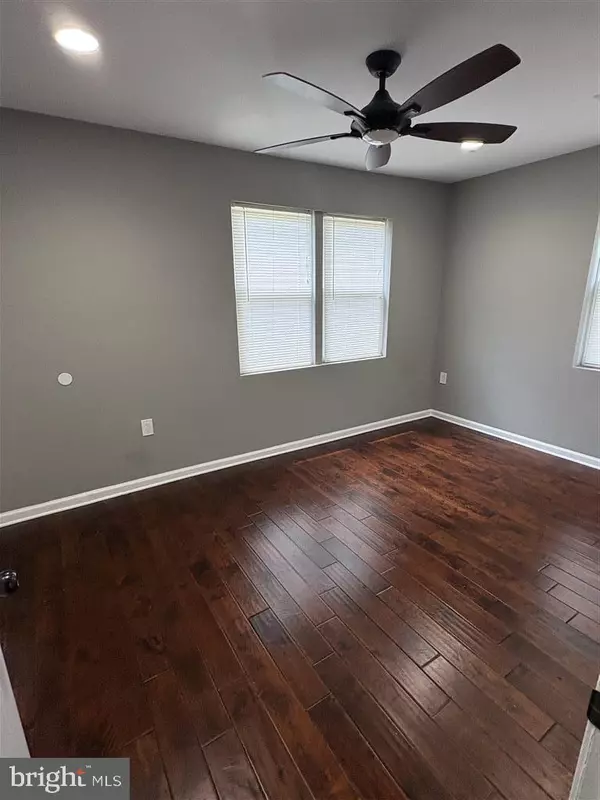 Oxon Hill, MD 20745,5002 BARNABY LN