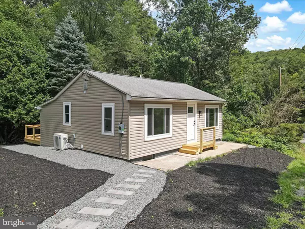 Lehighton, PA 18235,1126 PACKERTON DAM DR