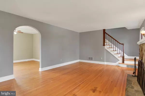 Harrisburg, PA 17109,2929 LOCUST LN