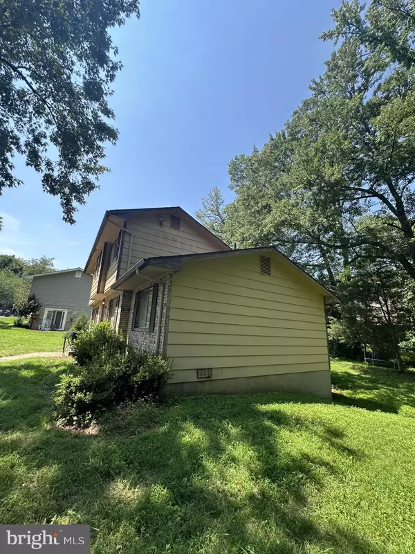 Fort Washington, MD 20744,402 WARBURTON OAKS DR