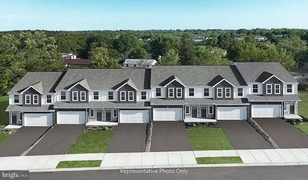 7849 OAK BROOK DR, Harrisburg, PA 17112