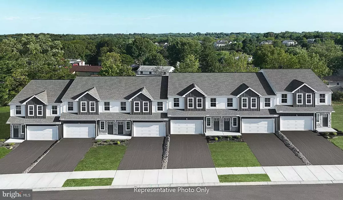 Harrisburg, PA 17112,7849 OAK BROOK DR