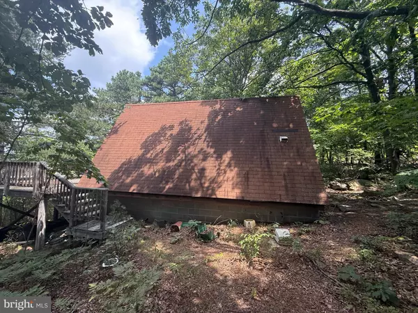 Hedgesville, WV 25427,193 SHORT LN