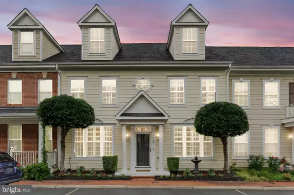Woodbridge, VA 22191,772 MONUMENT AVE